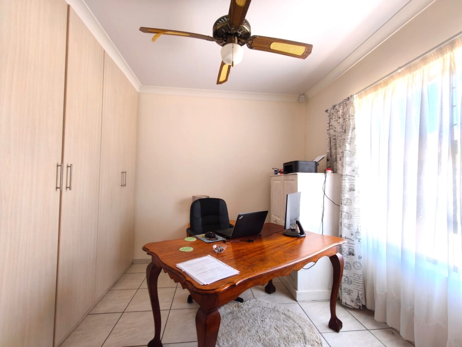 3 Bedroom Property for Sale in Grimbeeck Park North West